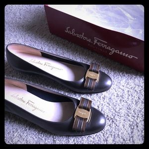 Vintage Ferragamo low heel, size 7 AA.